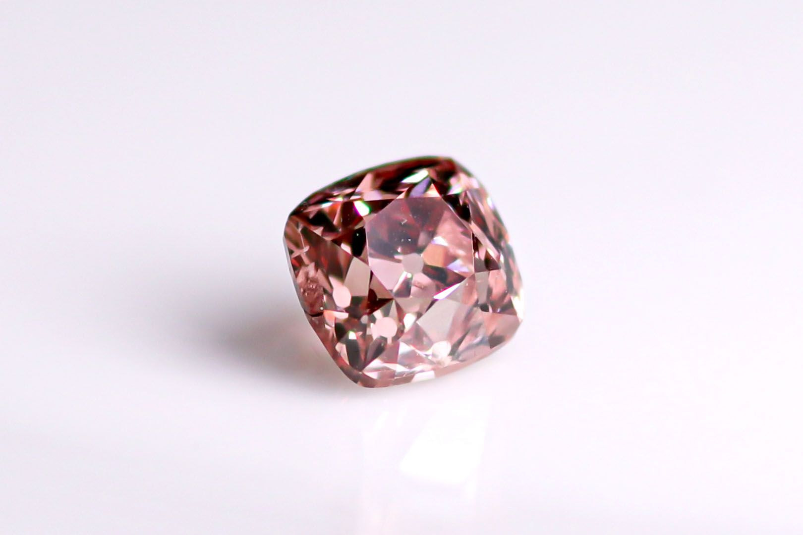 天然ファンシーディープオレンジピンク ダイヤモンド 0.407ct